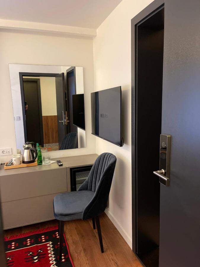 פרישטינה Etnomania Boutique Hotel מראה חיצוני תמונה