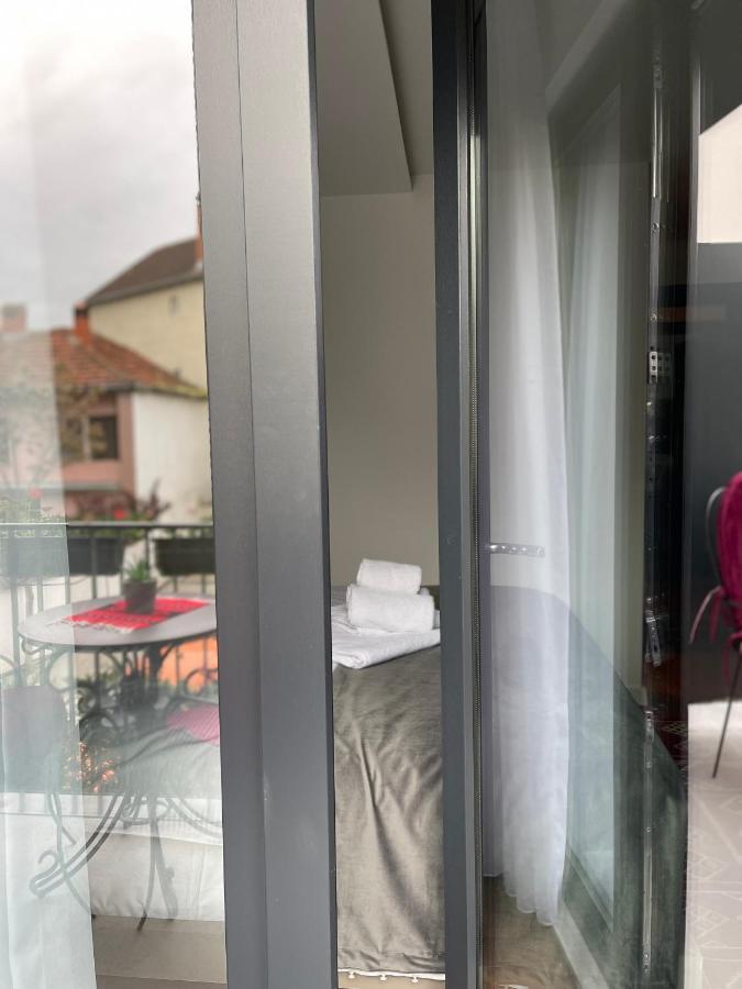 פרישטינה Etnomania Boutique Hotel מראה חיצוני תמונה