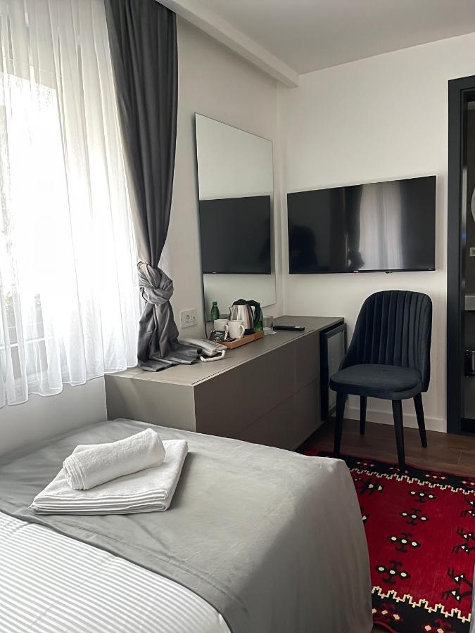 פרישטינה Etnomania Boutique Hotel מראה חיצוני תמונה