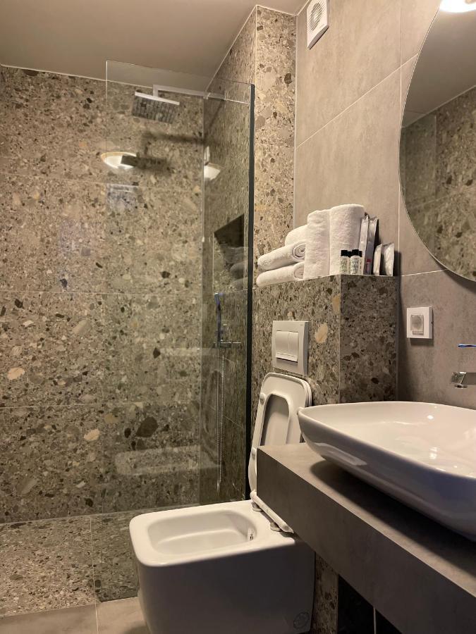 פרישטינה Etnomania Boutique Hotel מראה חיצוני תמונה