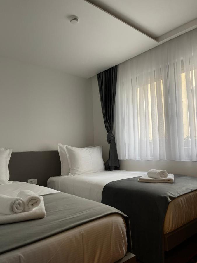 פרישטינה Etnomania Boutique Hotel מראה חיצוני תמונה