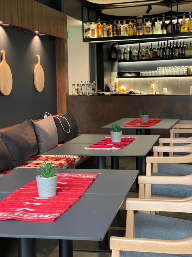 פרישטינה Etnomania Boutique Hotel מראה חיצוני תמונה
