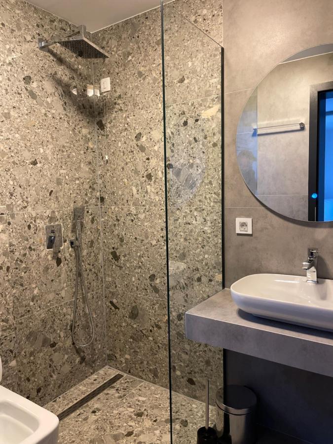 פרישטינה Etnomania Boutique Hotel מראה חיצוני תמונה